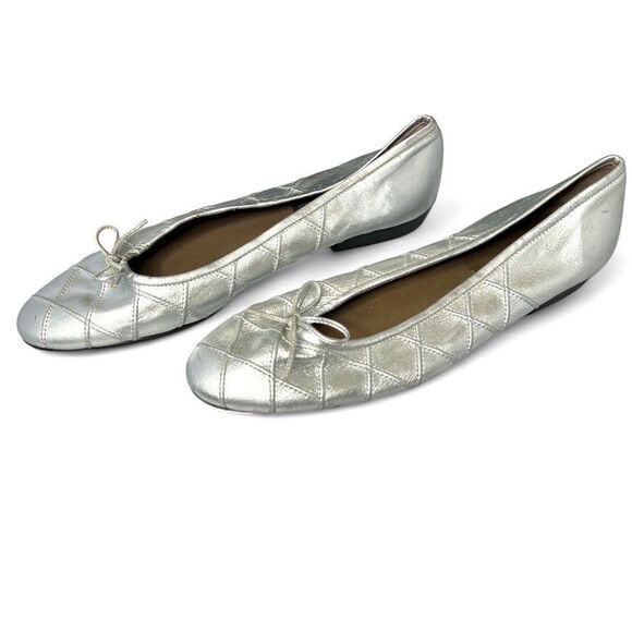 VTG Vaneli Silver Quilted Leather Ballet Flats Size 9.5 Made in Italy - Picture 1 of 7